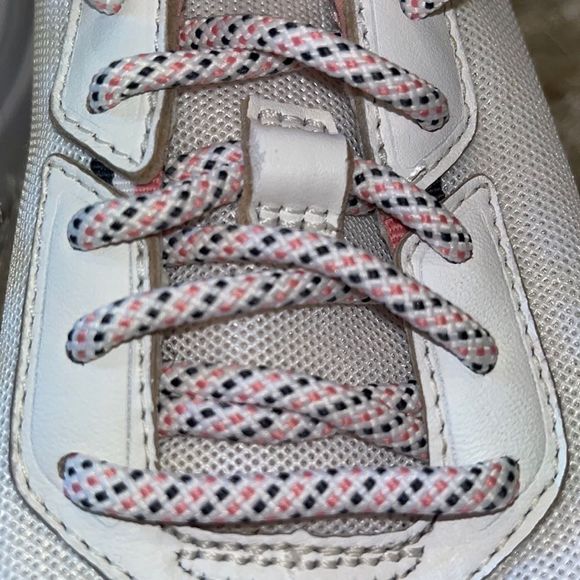 White / pink Colombia shoes - Picture 4 of 6